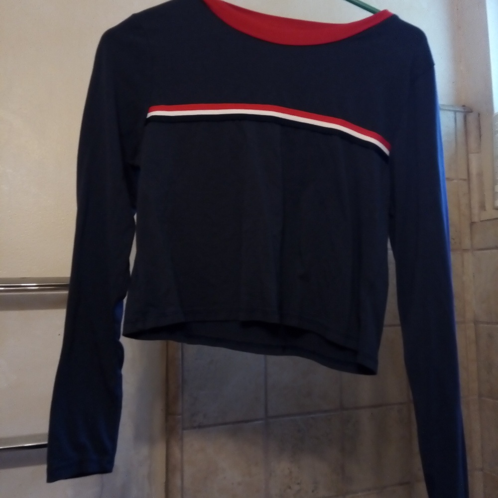 Long sleeve crop top hardly worn